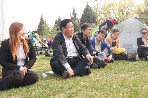 张继山文艺志愿服务团举行青年就业创业交流会