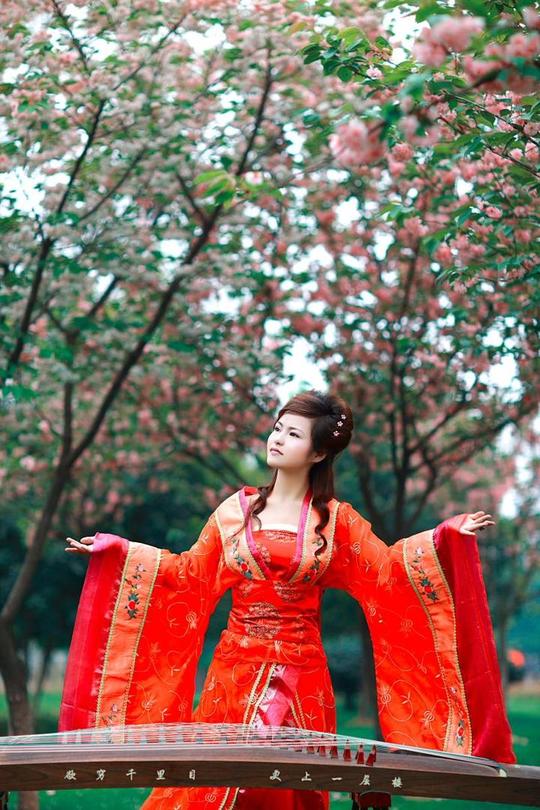【古装及旗袍素材篇】精美漂亮的古装美女人物素材;古筝