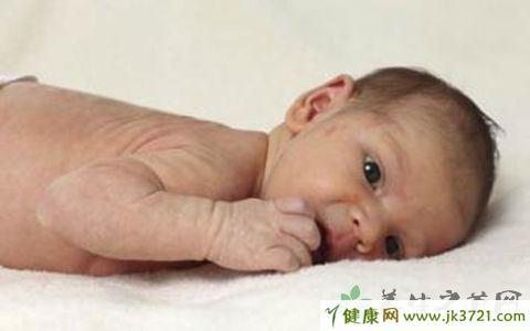 脐带未脱落的宝宝怎么洗澡