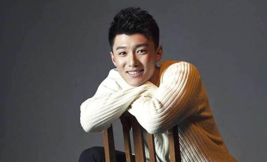 他是创业时代里面的公子,代旭虽然年轻,但是演技却令