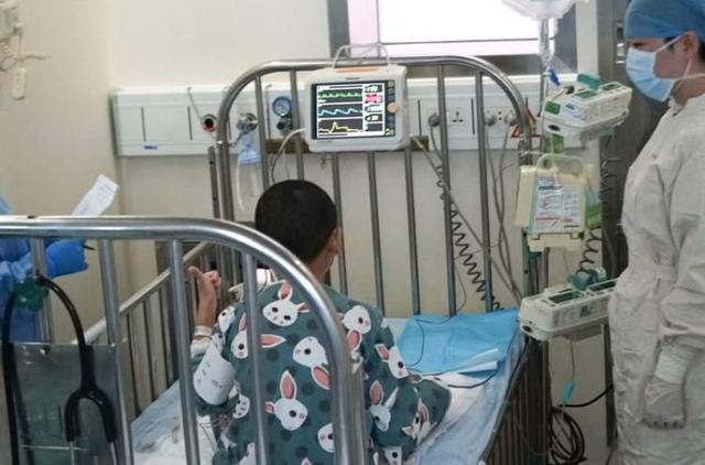 一岁宝宝发烧白细胞降低有问题吗