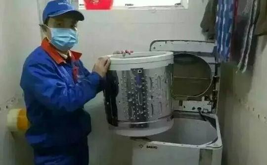 中年人创业二线城市加盟洁到家家电清洗