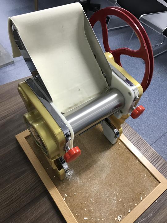 宇牛牌180#手动手摇多功能擀面条机压面机家用饺子皮机小型