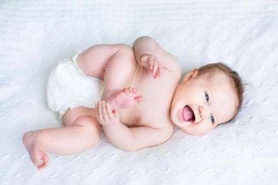 孩子出生后母乳多久会有