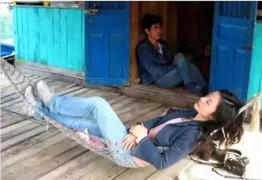 越南34怪一夫多妻美女竟不敢穿吊带