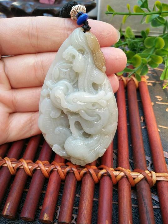 天然和田玉龙挂件生意兴隆吊坠玉石玉器收藏品