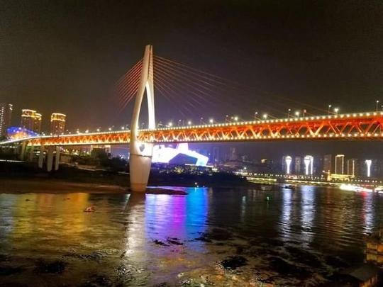 重庆洪崖洞aaaa风景区最近被抖音抖太火了