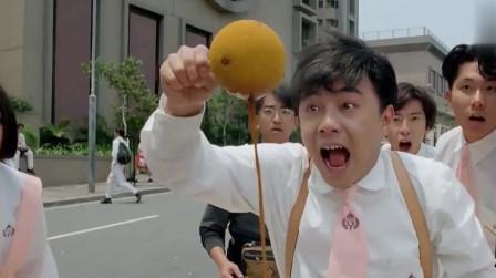 大雄学校门口搞笑插鱼丸，同学们眼红一拥而上