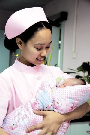 孩子口里有白点是鹅口疮吗