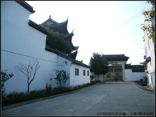 走了一大圈还不见寺庙的大门只是偏门