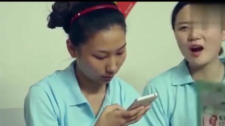 欲望保姆女孩的同事告知她要收小费才能赚钱没想到竟是这样