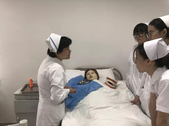 正文操作演练临床技能操作演练包含了静脉输液,吸氧,口腔护理,肌肉