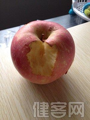 宝宝发高烧时眼睛要格外呵护