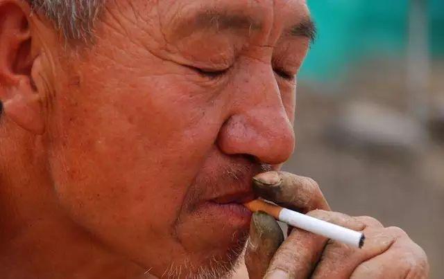 可怕长期熬夜会堵住大脑排泄系统