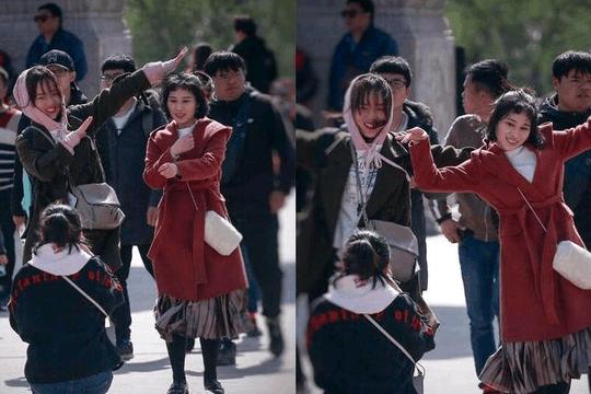 中了抖音的毒嵩山少林寺门口,市民疯狂拍摄抖音小和尚
