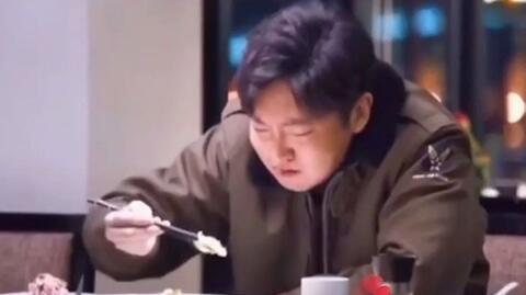 “我自问这辈子没干过什么坏事，为什么生活要锁住我的咽喉”