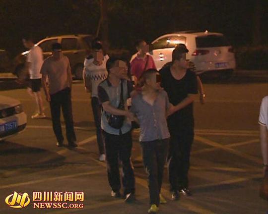 成都女子清晨遭遇丢包诈骗上车后被抢两万(图)