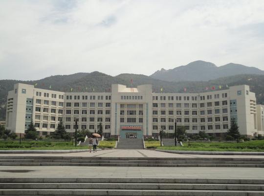 美丽的校园——泰山学院制作视频用的部分照片