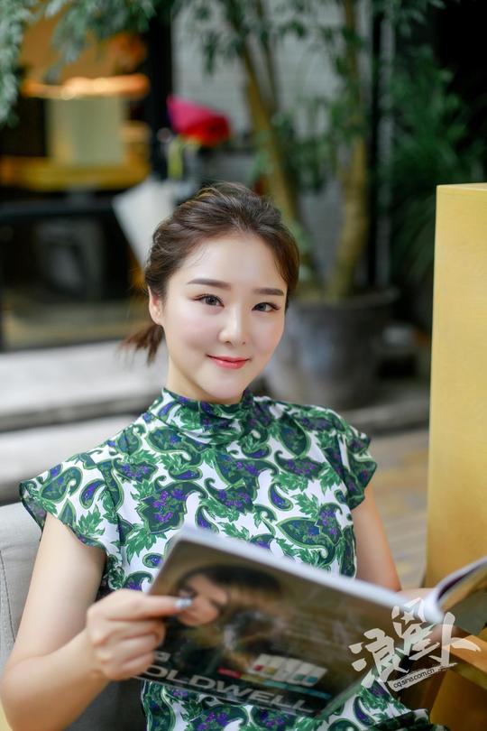 浪星人150期：重庆美女为创业卖奔驰创美甲店在指尖上绘画