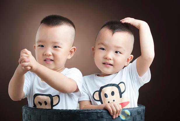 双胞胎性格一样么