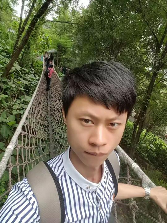 和爱逛街的餐厅男孩恋爱是何体验?1687号至今单身群成员