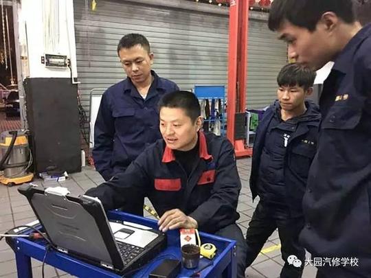 喜报,大园汽修学校一个班上两位师兄弟已经创业了
