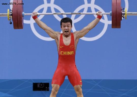 奥运举重冠军占旭刚，退役后迎娶初恋空姐，已是副厅干部未来可期