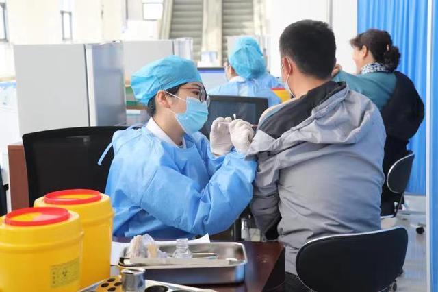 青少年打新冠疫苗安全吗