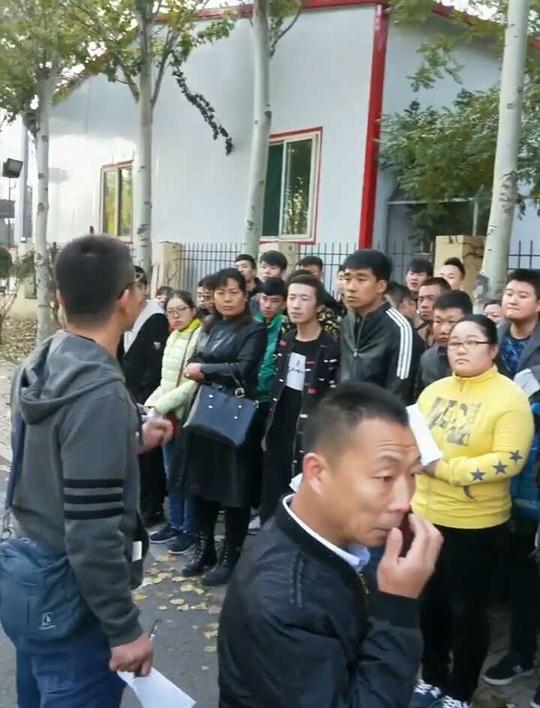 说到这块不得不服外面的中介了,他们每一个人都与富士康的人力资源