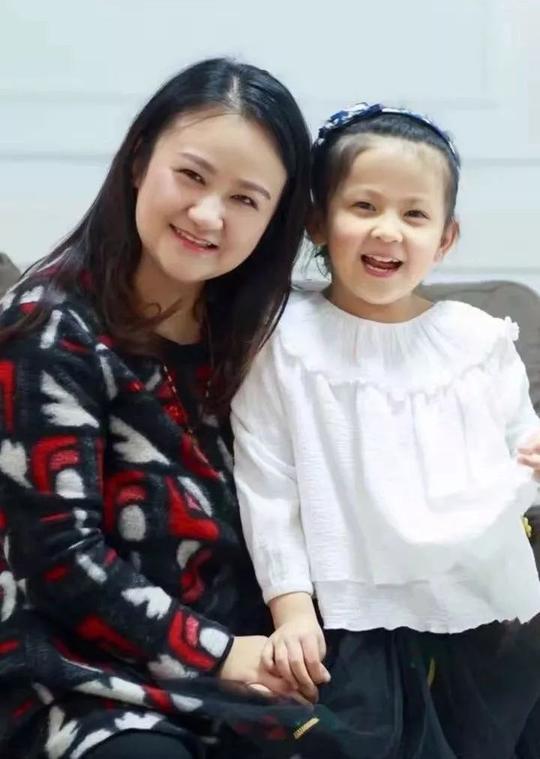 前十年忙着结婚生小孩,做全职家庭主妇,照顾家庭,支持先生创业.