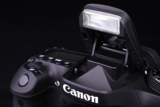 佳能eos80d单反相机热靴/内置闪光灯
