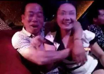 能让我摸一下胸部吗就摸一下表情包