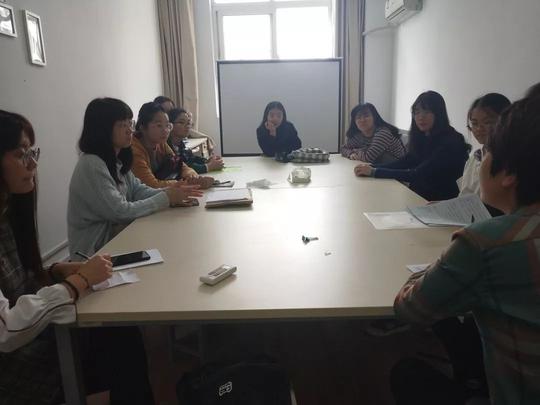 接下来,由外语学院2016级本科学生陆思羽以朋辈辅导的角度切入,和与会
