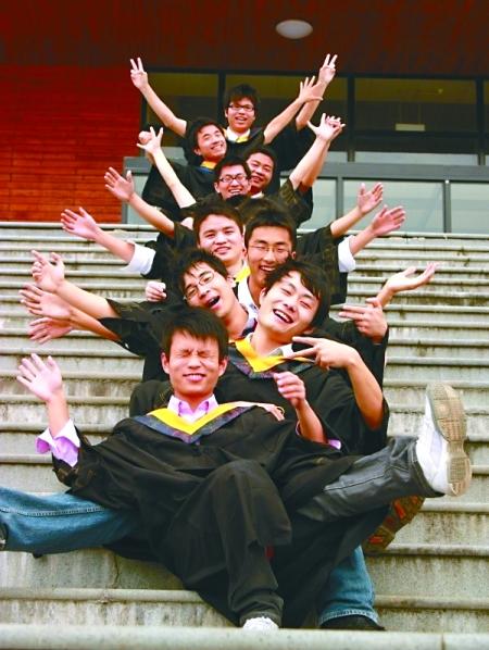 盘点20张最搞怪最雷人最创意的大学生毕业照(组图)