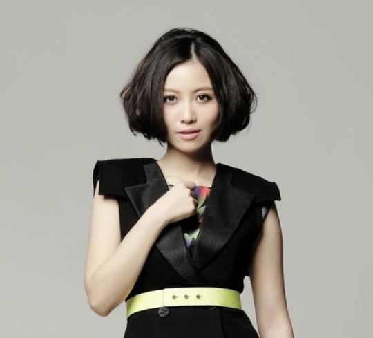 央视六一晚会姚贝娜《随它吧》歌曲表演,影视