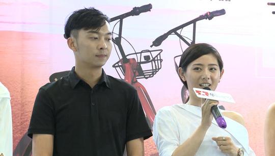 鑫携主演王筝、王昱超、武晓丽等主创一同出席,与现场观众积极互动