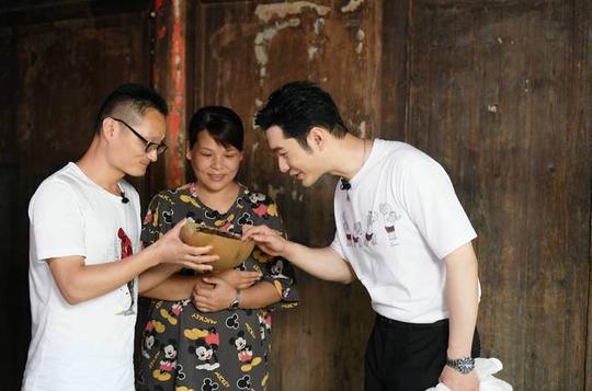 《我们在行动》第五季黄晓明鼓励大学生返乡创业薇娅诚意许诺电商支持