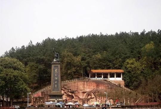 周末两天仁寿黑龙滩露营,还可以开车到湖边