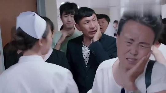 恋爱先生:罗玥在医院等程皓，看着人满为患的走廊，心情复杂