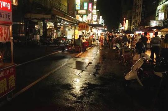 高雄六合夜市因陆客减少生意惨淡店家:开始思考投韩国瑜中国台湾网