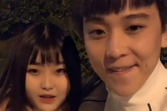抖音“胖萝莉”火了，被男友宠成这样，镜头放大后，网友也呆了!