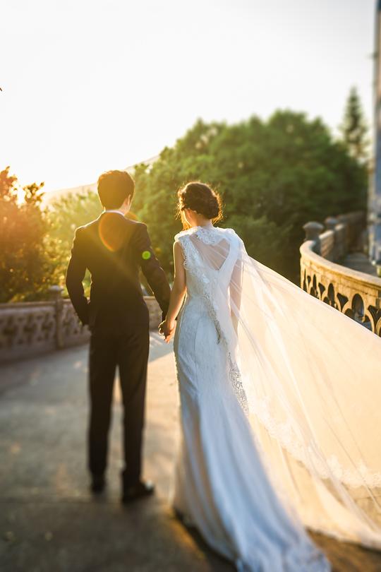 【只想一生跟你走】---背影也能动情澳门婚纱客片