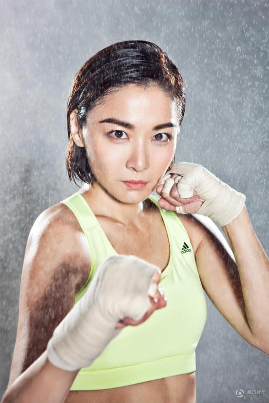 高清:江祖平拍摄拳击写真变女汉子秀肌肉