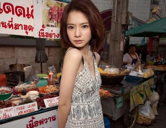 明星扎堆卖货生意火，郑爽上万衣服只卖200元，粉丝却犹豫不敢买
