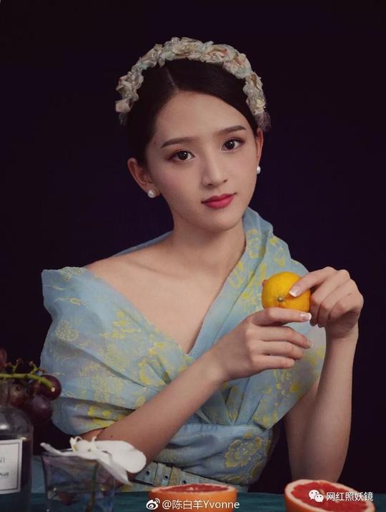 娱乐正文前两天妖姐扒某红薯白富美网红团的时候,有姐妹提名想看陈
