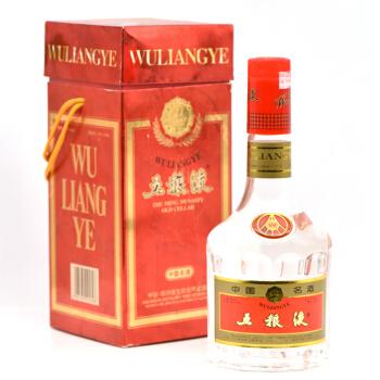 波兰斯皮亚图斯斯皮亚图斯,是波兰的一种蒸馏伏特加酒,酒精度96度,这