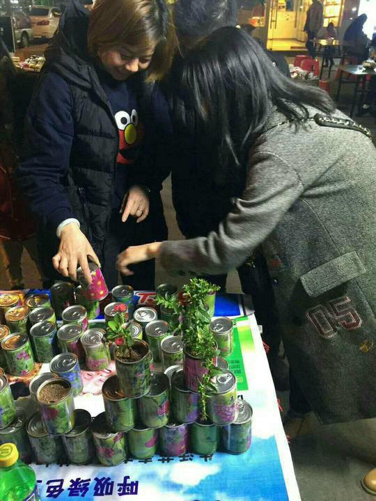 2018小本创业地摊火爆赶集夜市易拉罐种子花送录音广告地摊产品