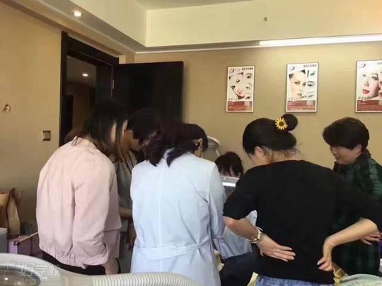 【招收对象】化妆师,美容师,纹绣师,零基础,开店创业,微整形以及有