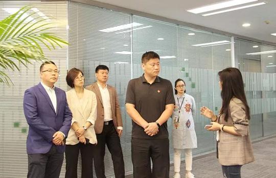 共青团沈阳市委员会党组副书记杜波领导一行莅临博众青年创业工场参观