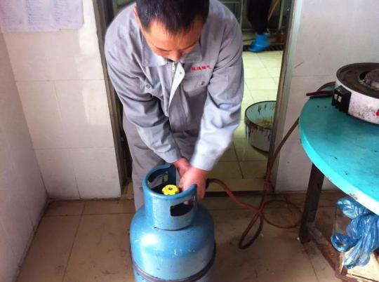 揭秘农村七大骗局骗子一天洗劫几个村